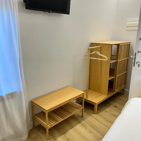 ゲストハウス Do Catro ポブラ・デ・トリーベス