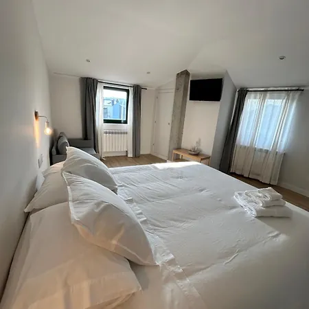 ゲストハウス Do Catro ポブラ・デ・トリーベス